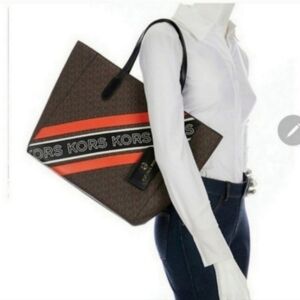 Limited edition. RARE MICHAEL KORS Signature Sinclair-Large East West